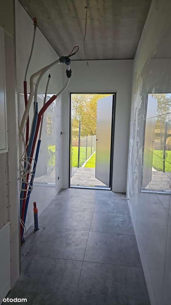 Nowoczesne mieszkanie z ogrodem-3