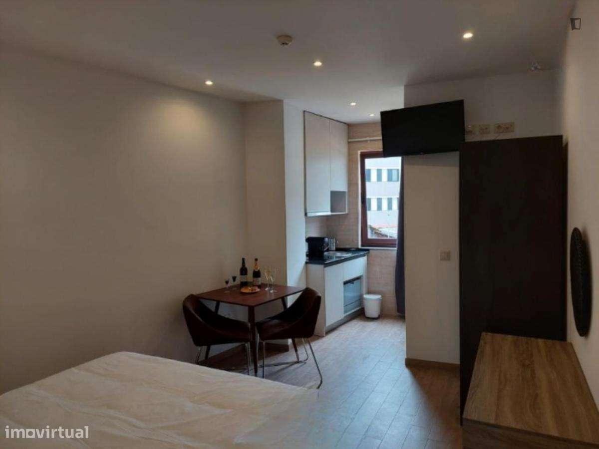 Estúdio - localizado em Sé Porto - Grande imagem: 2/3