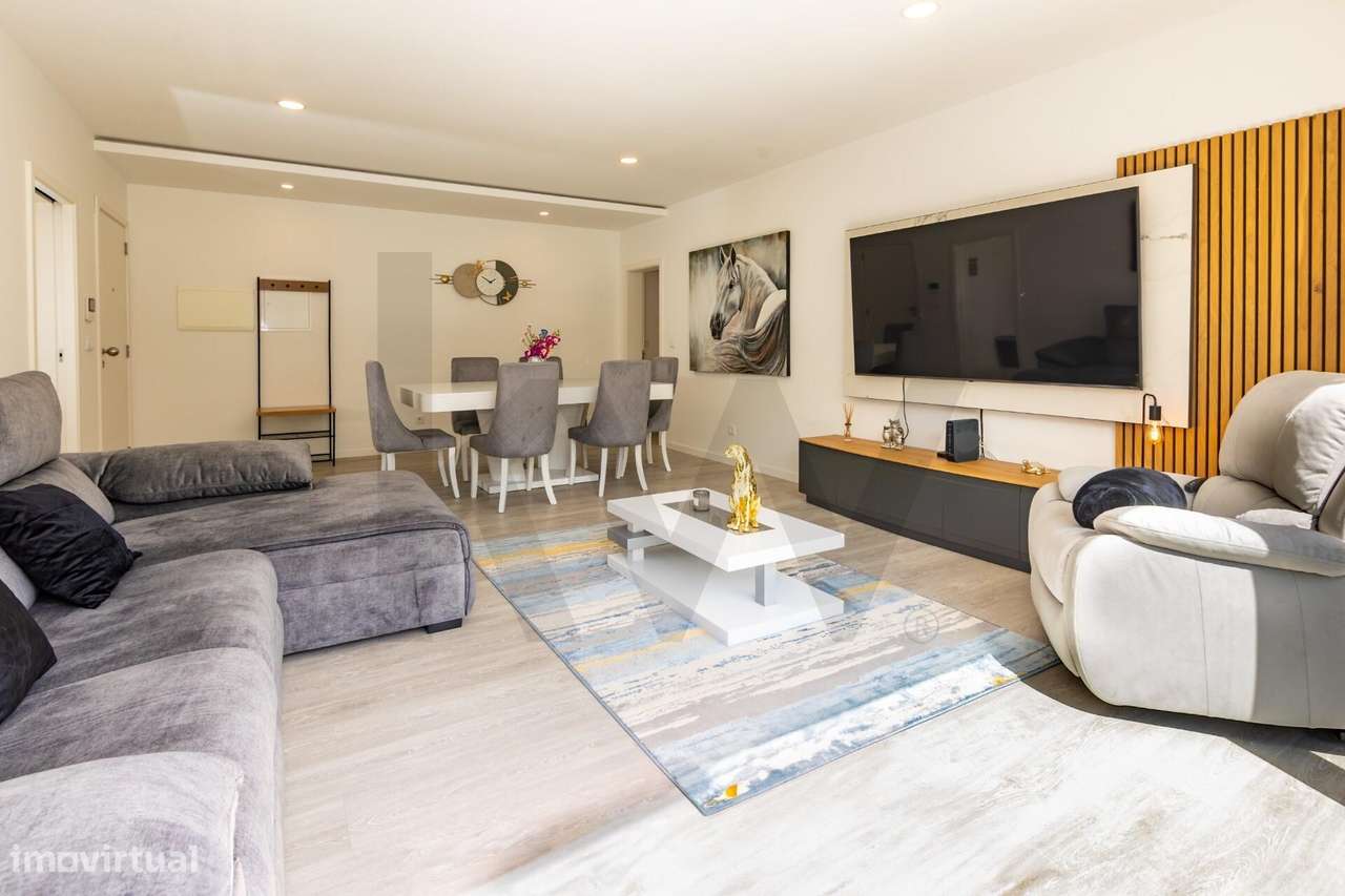 Apartamento T2 em condominio Fechado com piscina, Ponta DElgada - Ilha - Grande imagem: 4/33