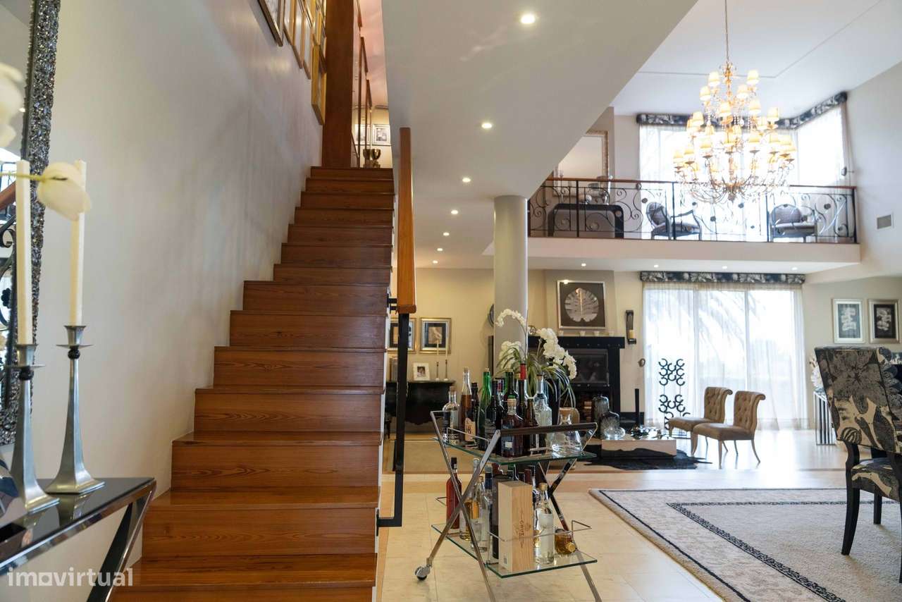 Luxuosa Moradia com 4 quartos localizada em Rosto do Cão - São Roque-10