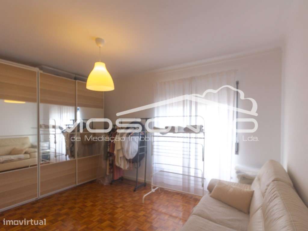 Apartamento T3, com terraço e elevador, no centro da Marinha Grande-13