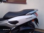 Yamaha NMAX - 16