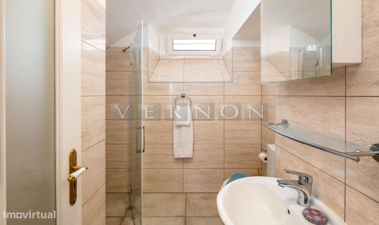 Moradia Histórica Renovada no Centro de Lagoa | T3 com 194 m² | 2 Habi-20