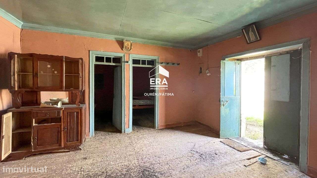 Moradia Rústica T3 localizada em Casal dos Bernardos, Ourém - Grande imagem: 4/34