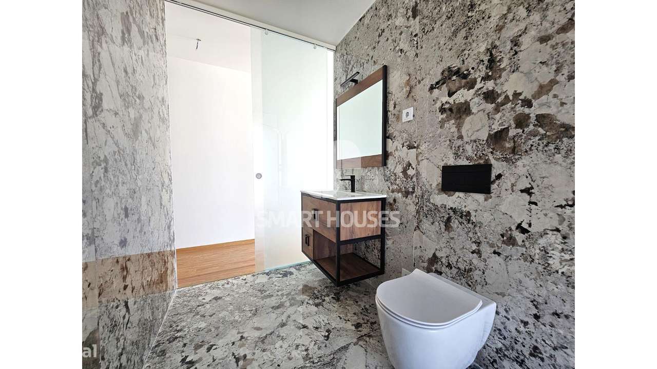 Moradia T3 c/ terraço centro São Romão-30