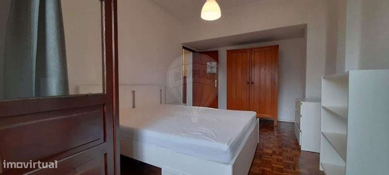 Apartamento T3 junto ao Arco da Porta Nova-7