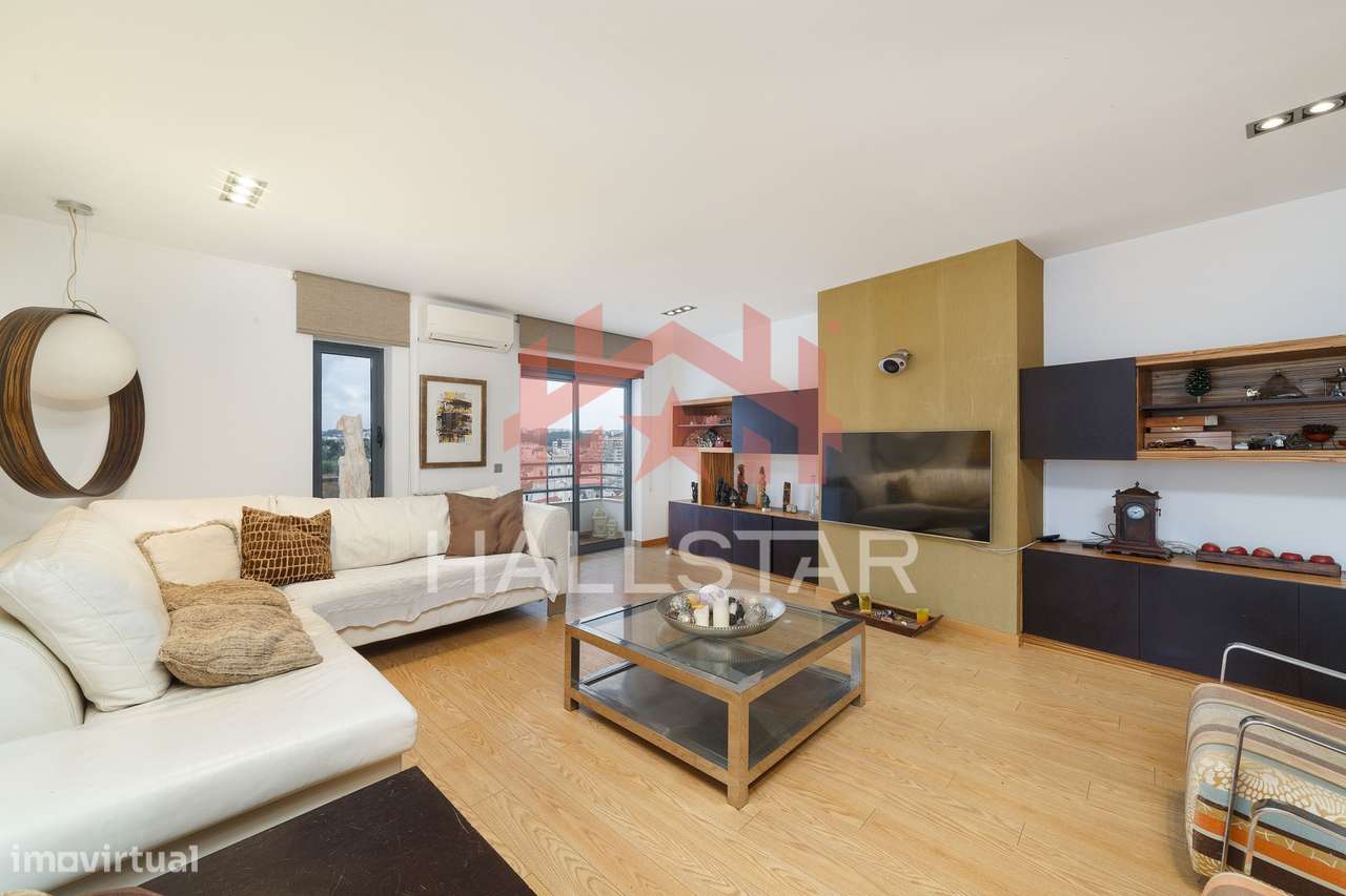 Apartamento T4 / Cozinha Equipada / Aquecimento Central / Vista Castel - Grande imagem: 4/55