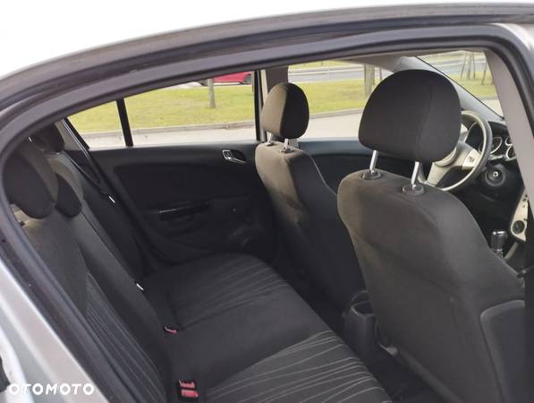 Opel Corsa 1.2 16V Cosmo - 13