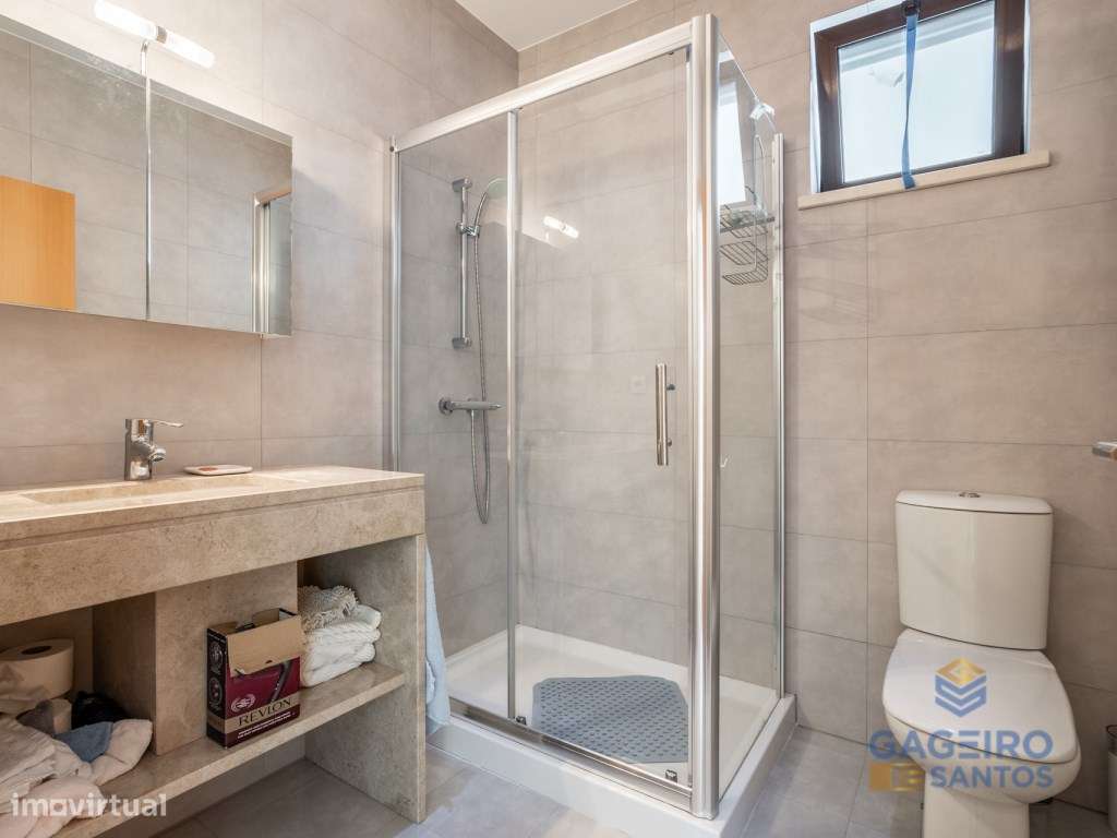 Moradia com piscina e terreno em São Martinho do Porto-26