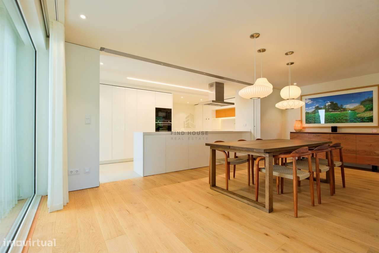 Apartamento T3 em condomínio privado, com terraços e garagem, no Prínc-13