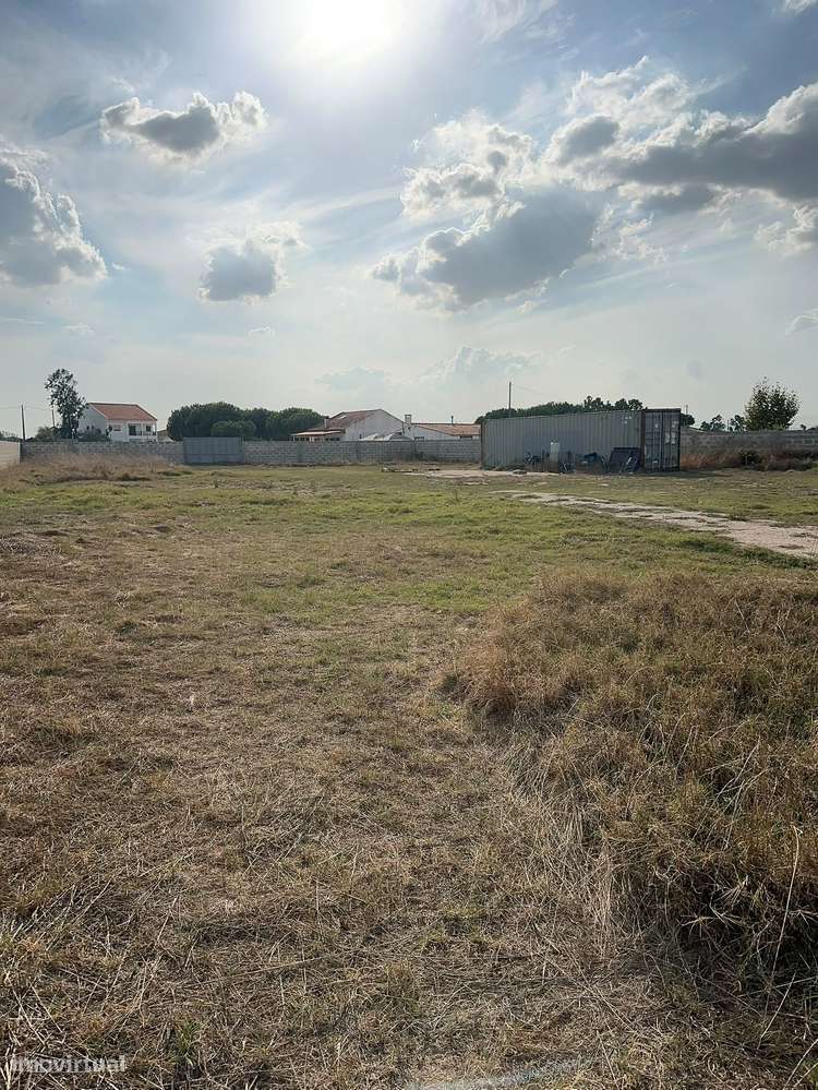 Terreno em Samora Correia - 2500m² com utilidades-11