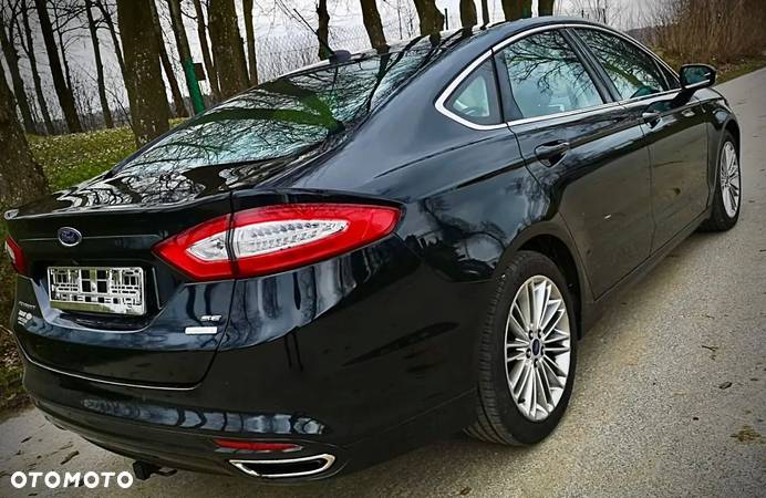 Ford Fusion 2.0 EcoBoost Titanium - 4