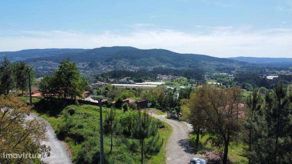 TERRENO COM PROJETO APROVADO PARA MORADIA ISOLADA - Grande imagem: 4/10