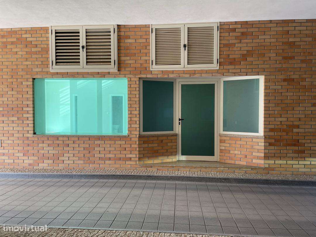 MAGNIFICA LOJA PRIVADA NO CENTRO DE OLIVEIRA DE AZEMEIS - Grande imagem: 2/8