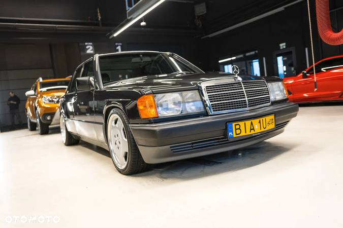 Mercedes-Benz W201 (190) - 4