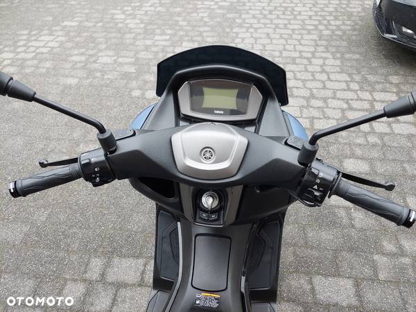 Yamaha NMAX - 17