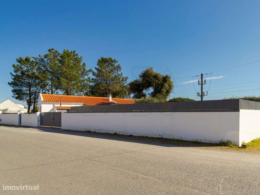 Moradia térrea com logradouro, piscina e estacionamento em Grândola-19