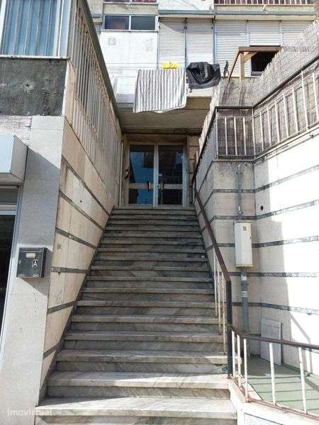 Apartamento T2 para Venda em Sacavém - Grande imagem: 2/12