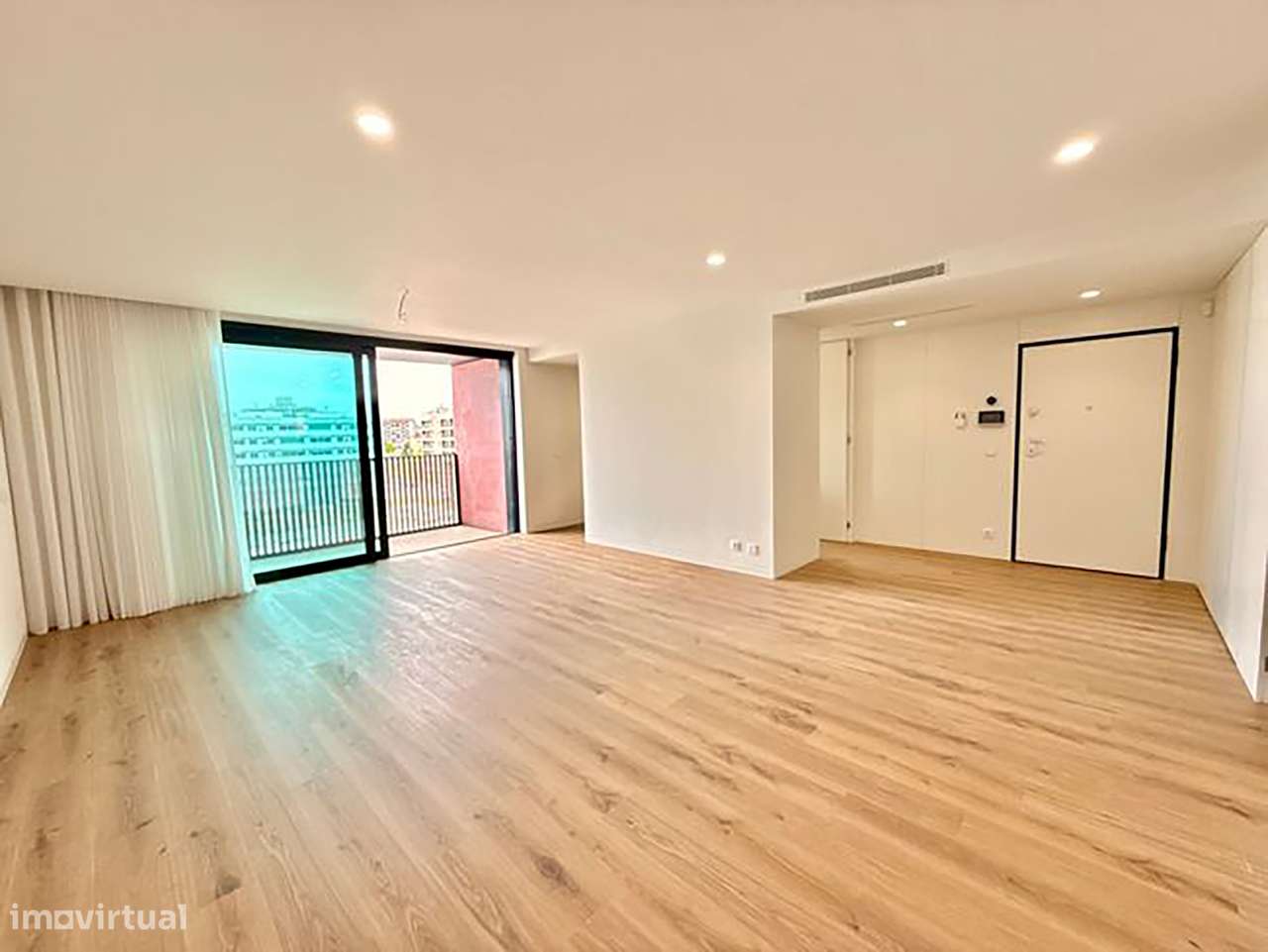 Apartamento T2 de Luxo na Zona Premium de Aveiro - Grande imagem: 2/10