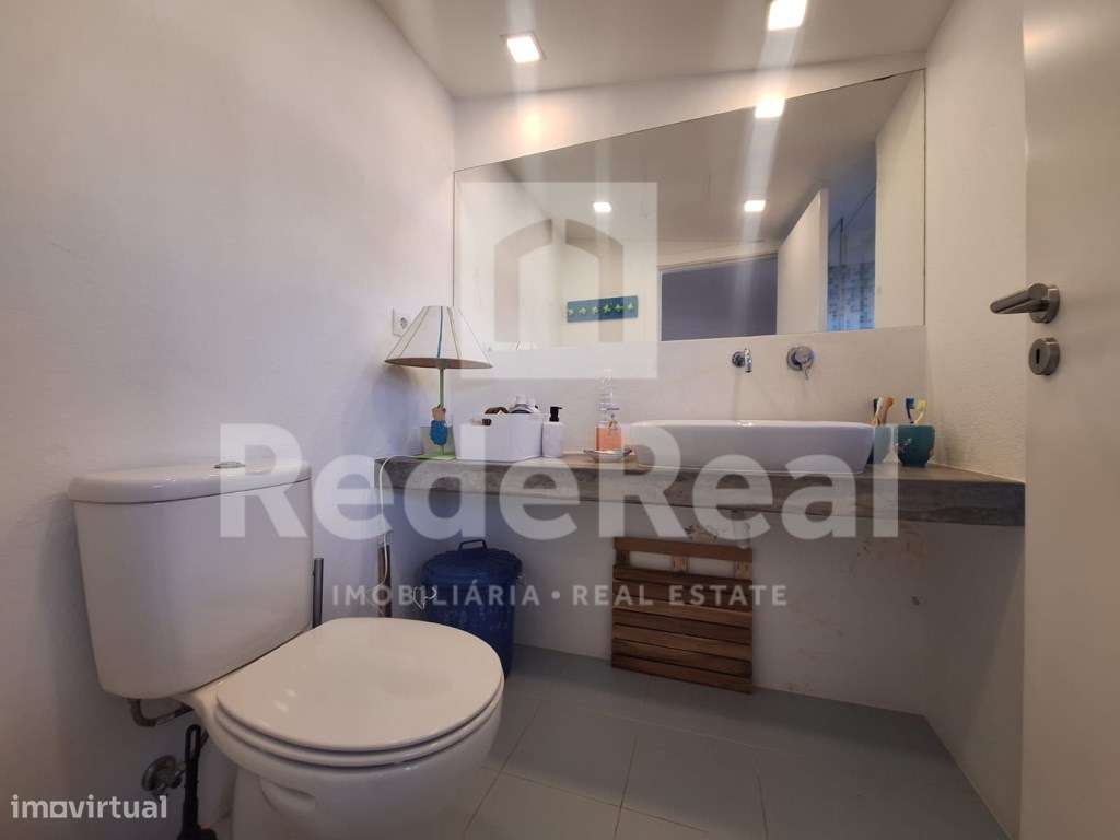 Moradia T3 + 1 com Piscina Privada e Boas Áreas no Coração de Albuf...-54