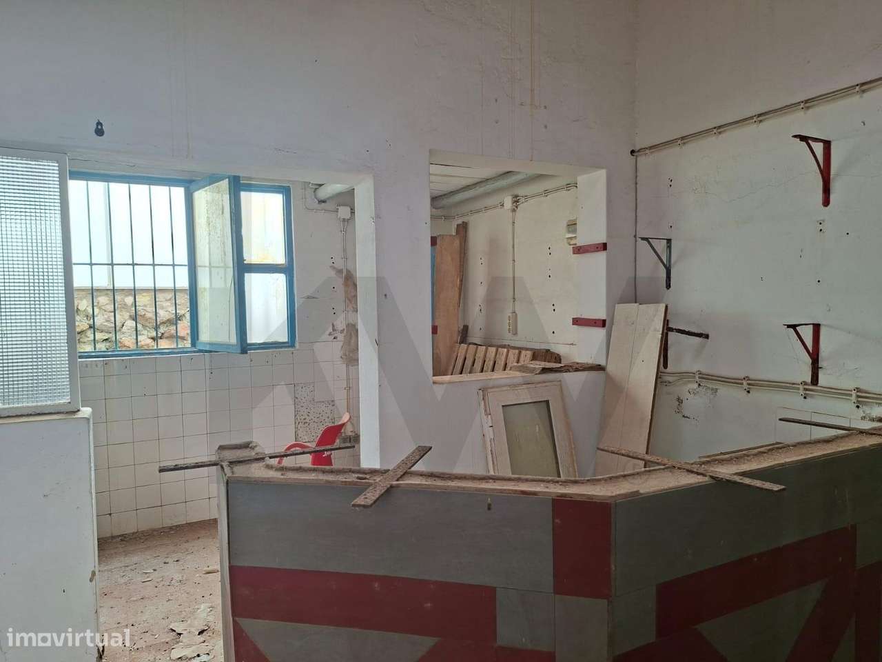 Oportunidade Única perto da praia em Sagres – Espaço Comercial-11