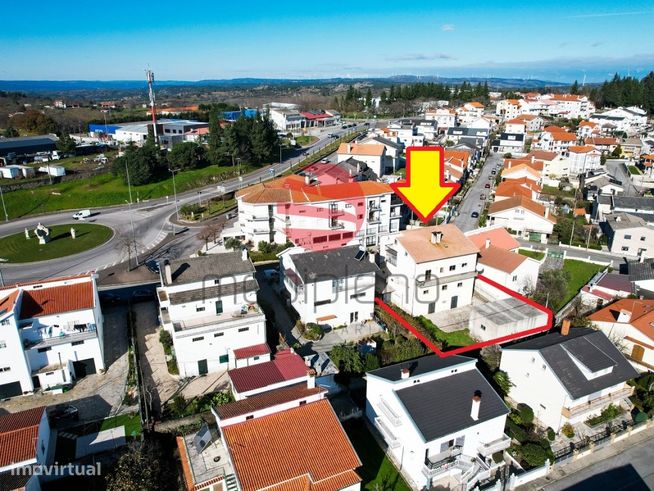 PRÉDIO C/ 4 FRAÇÕES AUTÓNOMAS + GARAGENS-21