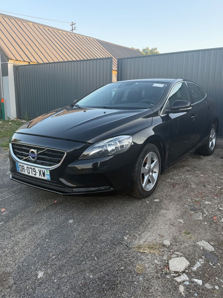 Volvo V40 II (2012-) D2 Momentum 2015