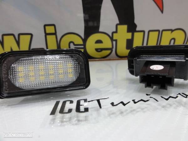 Suporte de lâmpada de matricula com led branco para Mercedes Classe C W203, CLK A209, W209, SL R230, Chrysler Crossfire coupe & Cabrio 03-07 - 12