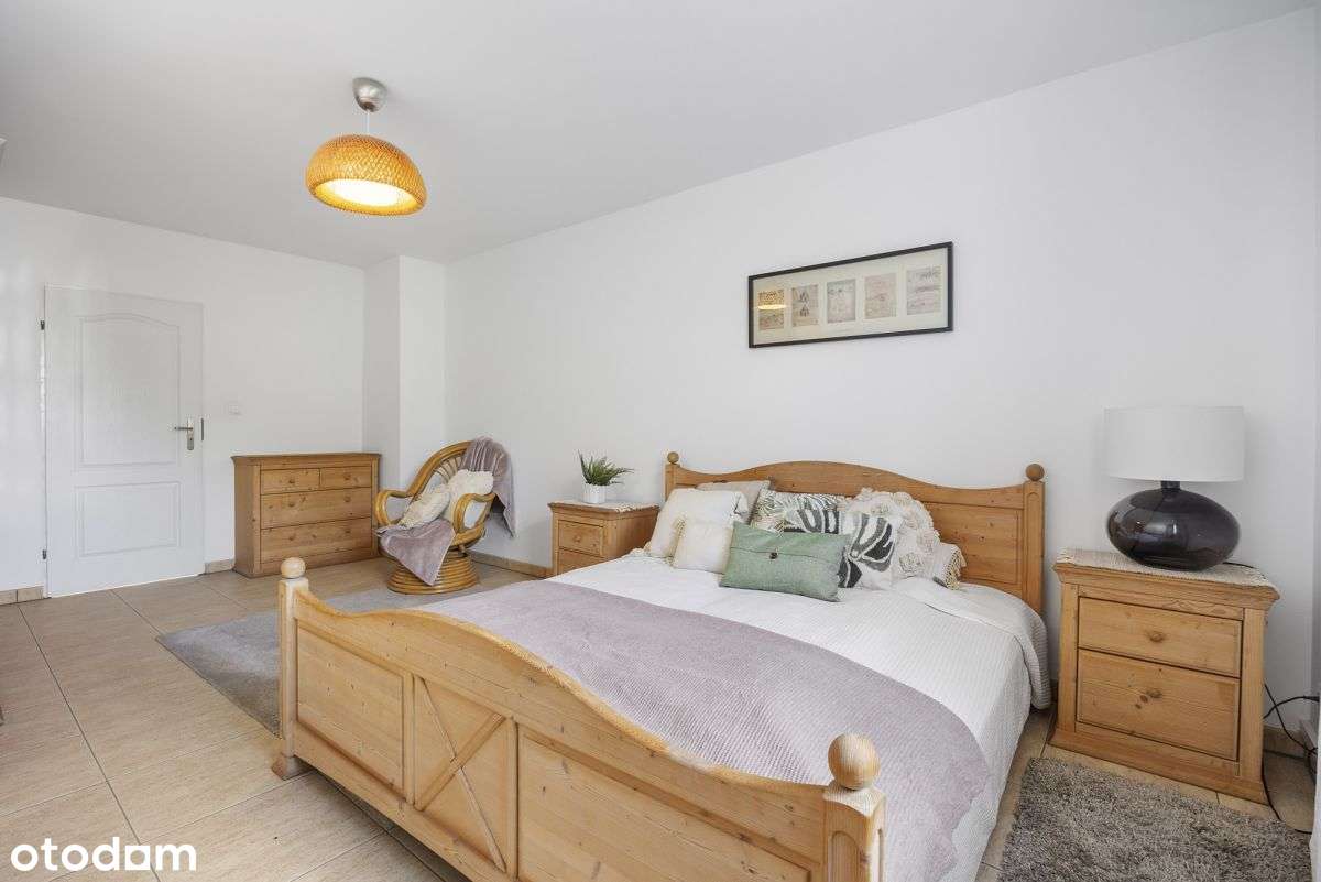 Zachwycająca willa z pięknym ogrodem na Klecinie-14