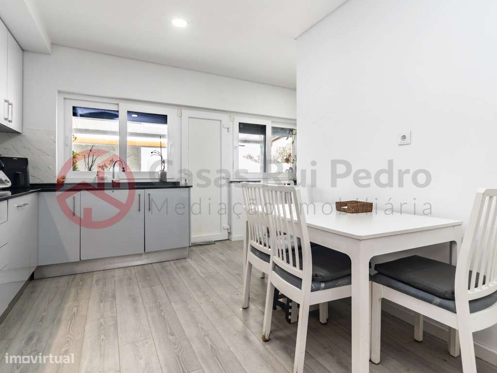 Moradia T3+2 Remodelada com garagem 740 m² de Terreno em St Antonio...-21
