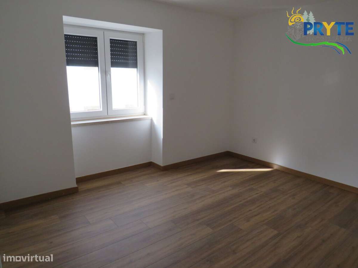Apartamento T2 situado na Vila de Sertã - Grande imagem: 5/17