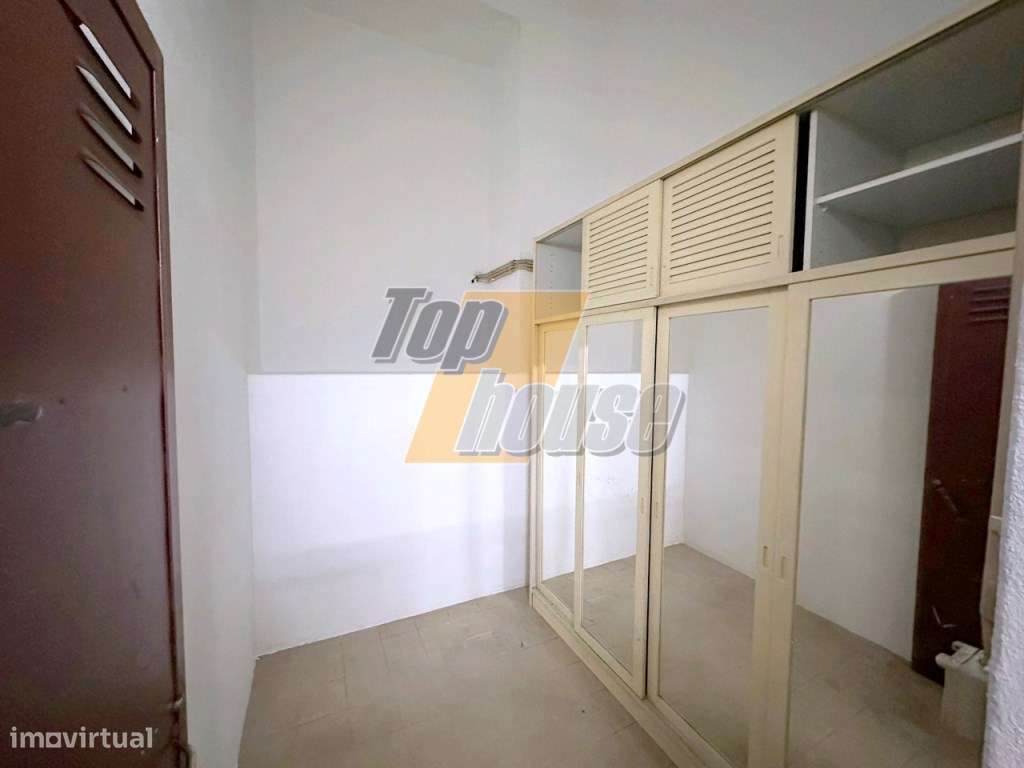 Apartamento T3 Estrada da Luz com parqueamento e arrecadação-27