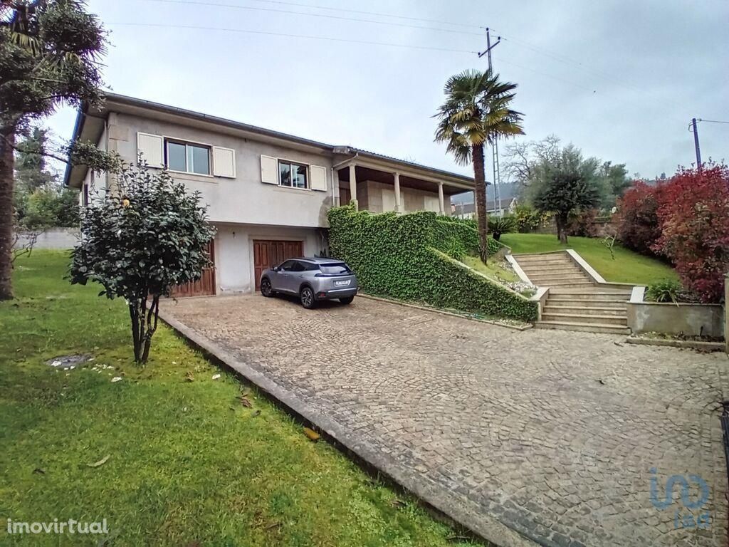 Casa / Villa T4 em Braga de 411,00 m2