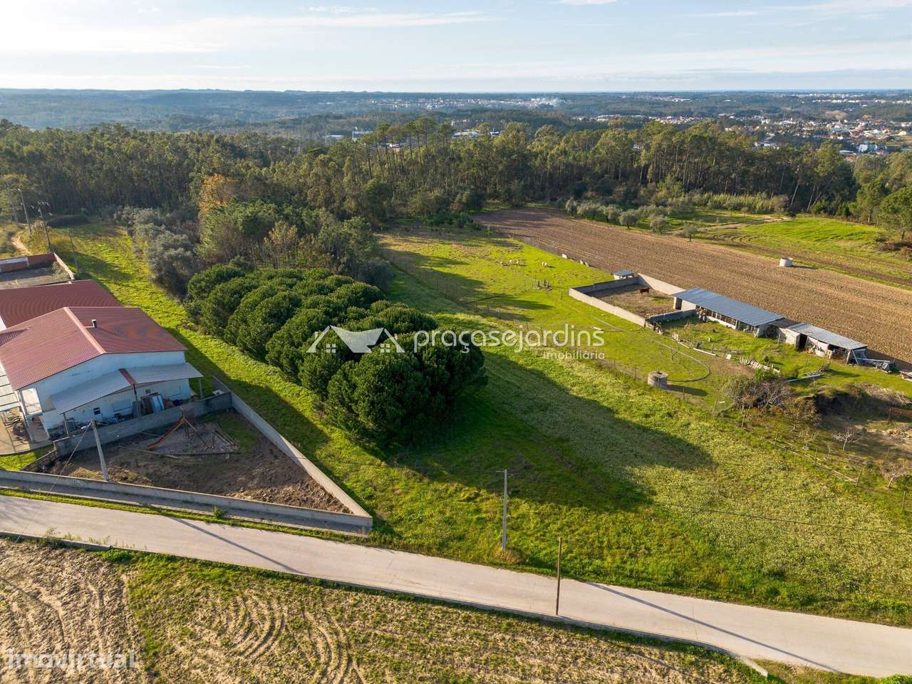 Terreno com 1050m2 - Grande imagem: 4/17