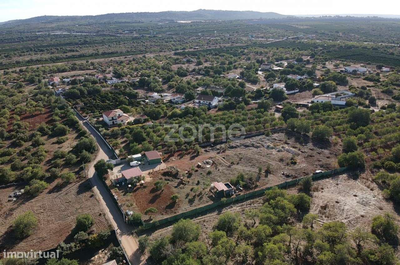 Terreno em Paderne vedado c/ 6.320m2, c/Furo e Casa de Apoio - Grande imagem: 5/41