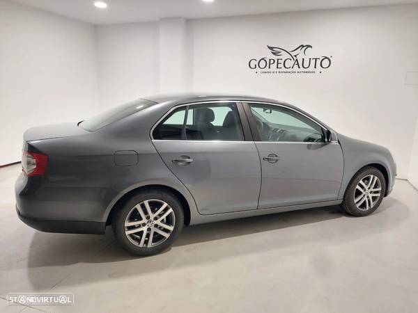 VW Jetta 1.9 TDi BlueM. Confortline - 17