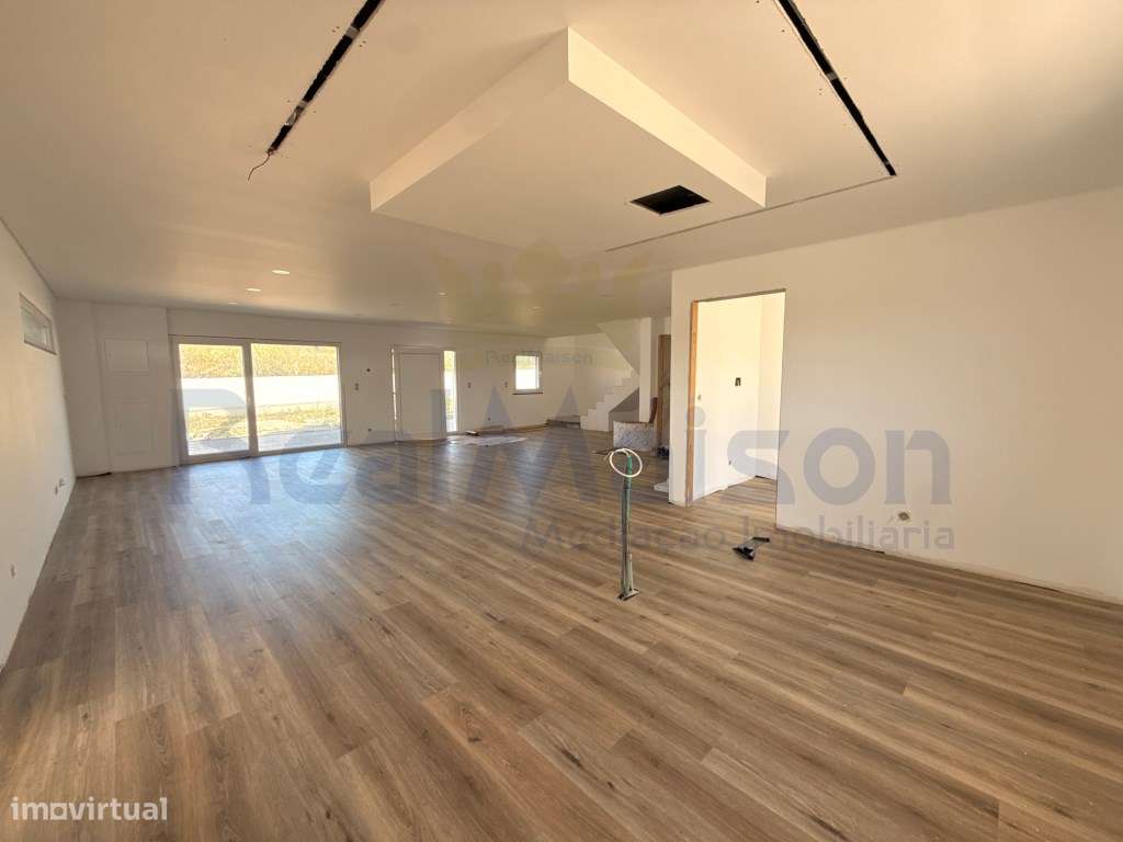Moradia T4 - Nova Construção - Terrugem (Sintra)-8