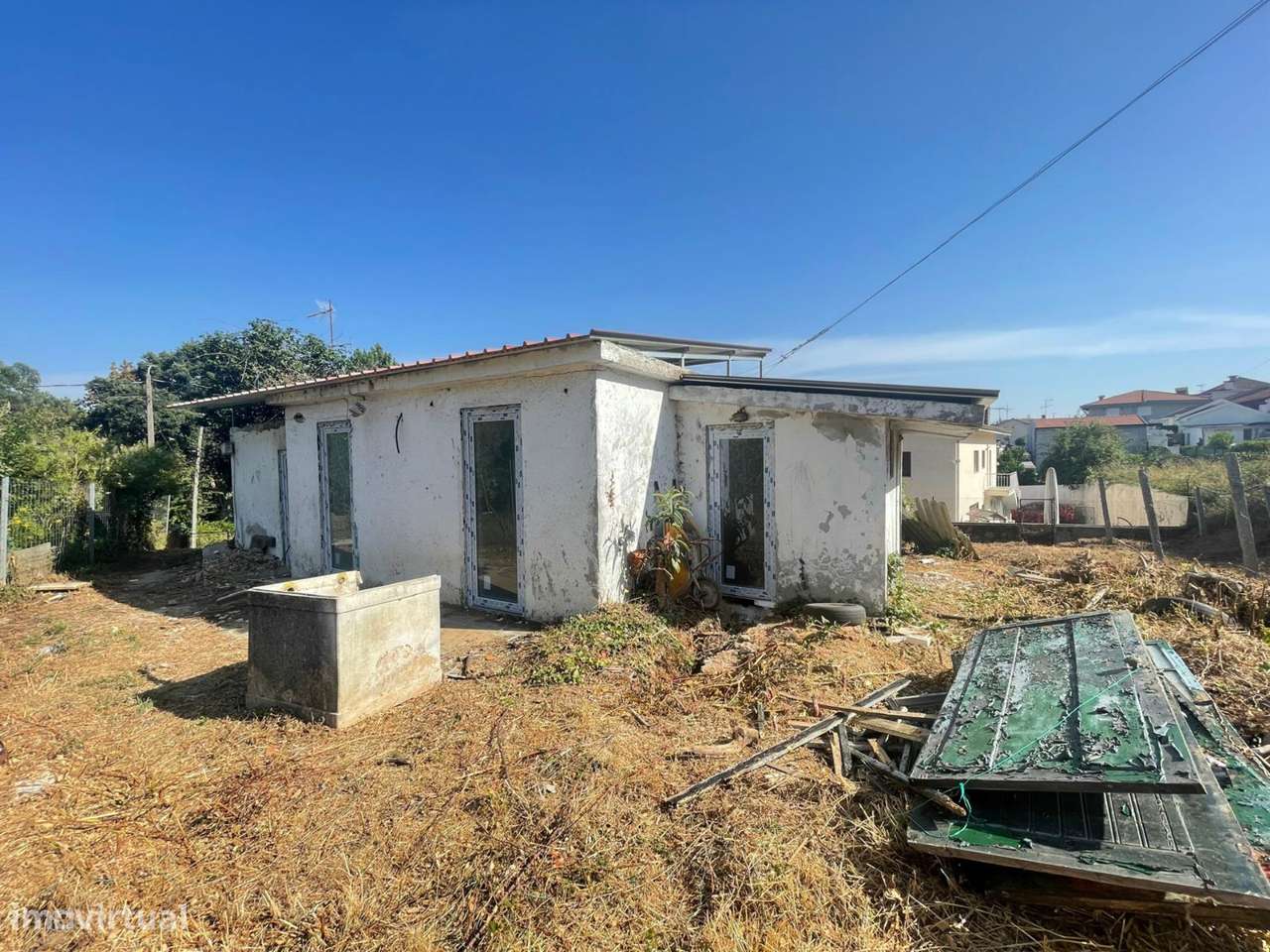 2 Moradias para restaurar, inseridas em um terreno de 2962m2, em Sandi-29