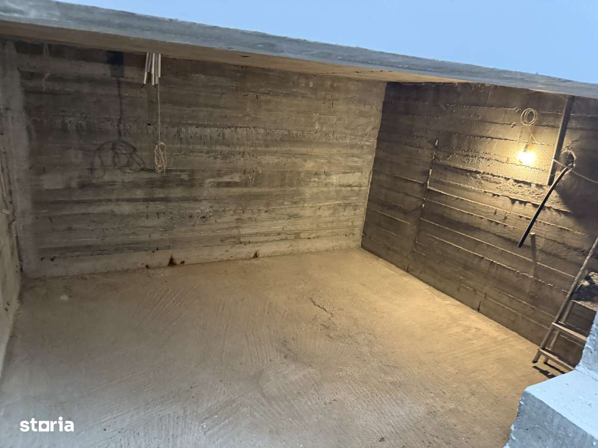 Casă de vânzare , Metro-7