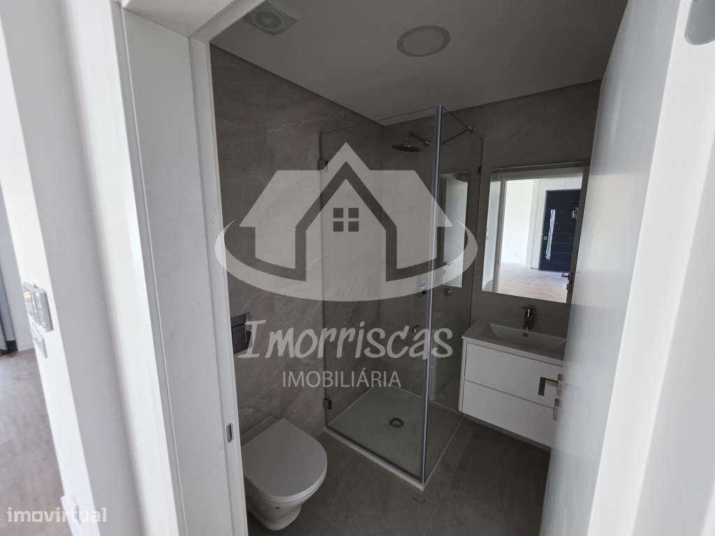 Moradia T3+1 na Portela de Azóia, em Santa Iria de Azóia-31