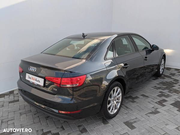 Audi A4 2.0 TDI S tronic - 5