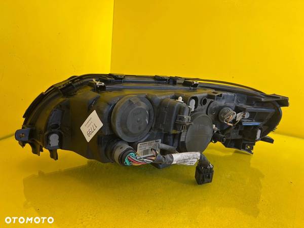 LAMPA PRAWA Volvo S60 I V70 II LIFT 30698836 - 3