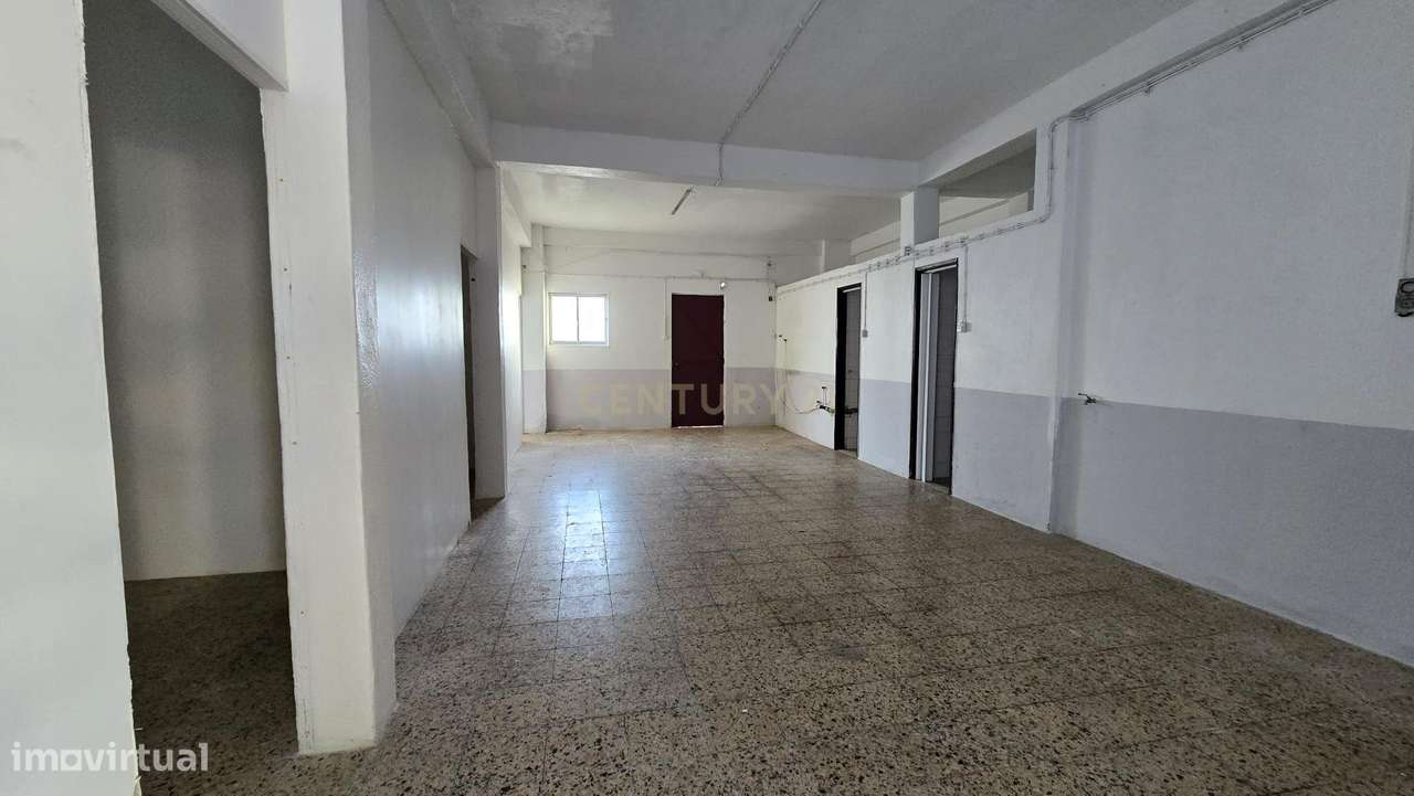 Armazém para arrendamento em Casal de Cambra - Grande imagem: 3/9