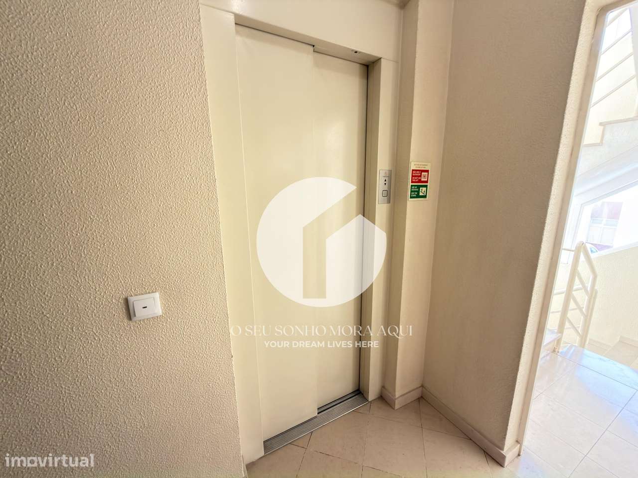 Apartamento T2 com Garagem Box - Olhão-20