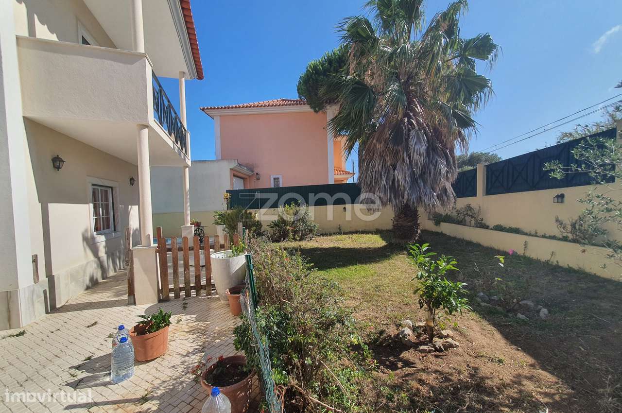 Moradia Isolada com piscina e bastante soalheira-37