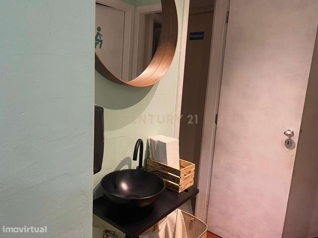 Restaurante em São Domingos de Benfica com faturação ativa e clientela-9