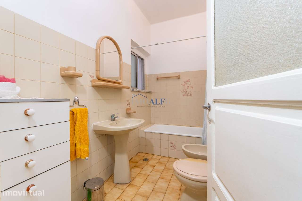 Moradia T2 com quintal no centro do Pinhal Novo, junto a transportes-10