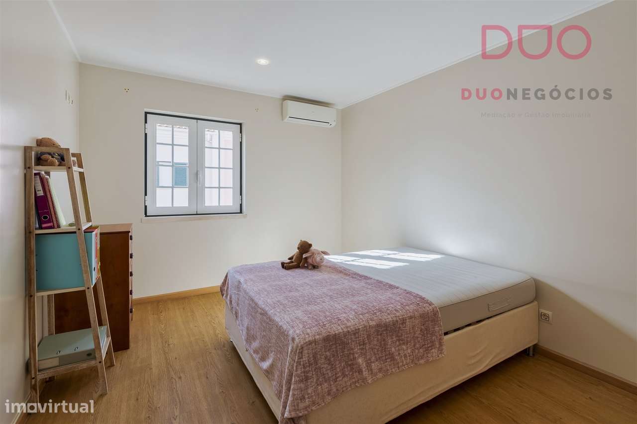 Moradia T4+1 à venda no Montijo-15