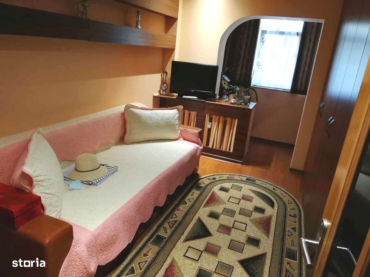 Apartament 3 camere, et 1, geam la baie, Alexandru - Zimbru, bloc 1989-2