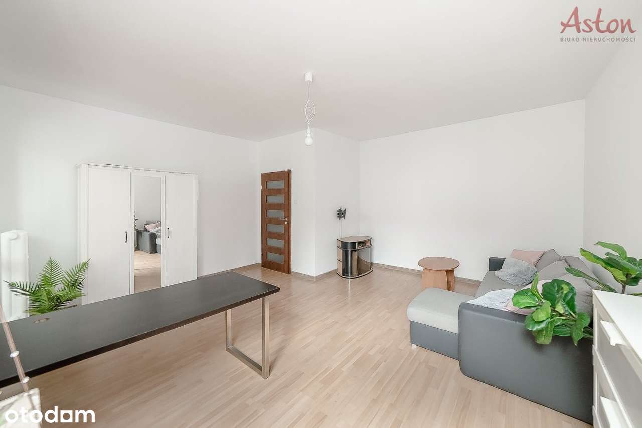 Duża kawalerka z balkonem ul. Bukowa-4